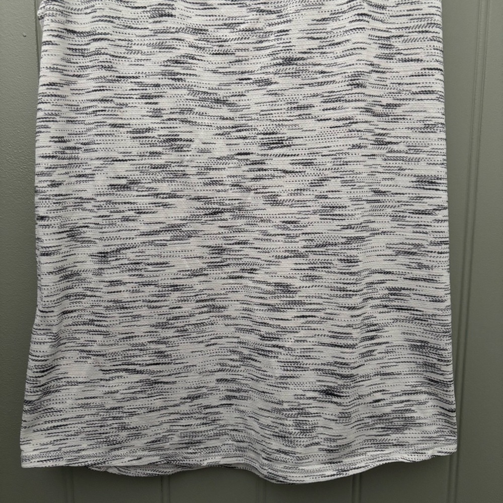 • [Lululemon] Racerback Tank • - Picture 3 of 7